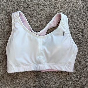 Sturdy Girl High Impact Sports Bra. 34D. Jogging. Running. High impact